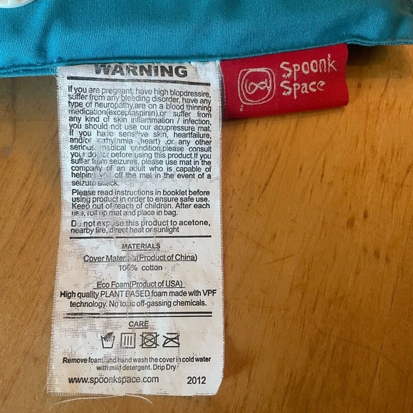 Spoon Space Acupressure teal Mat with Cream Spikes
14X16 1/2” good condition - Picture 8 of 8